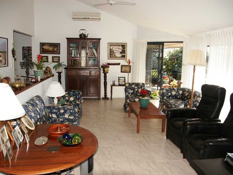 2/2 Daintree Close, Banora Point NSW 2486