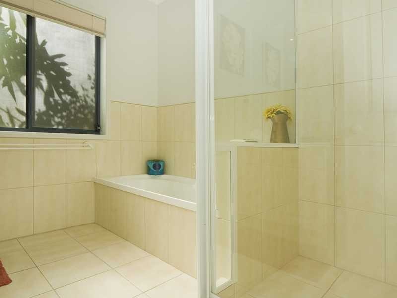 2/2 Daintree Close, Banora Point NSW 2486