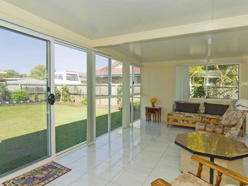 9 Woodlands Drive, Banora Point NSW 2486