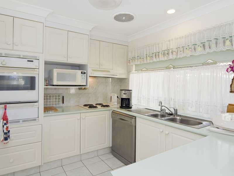 9 Woodlands Drive, Banora Point NSW 2486