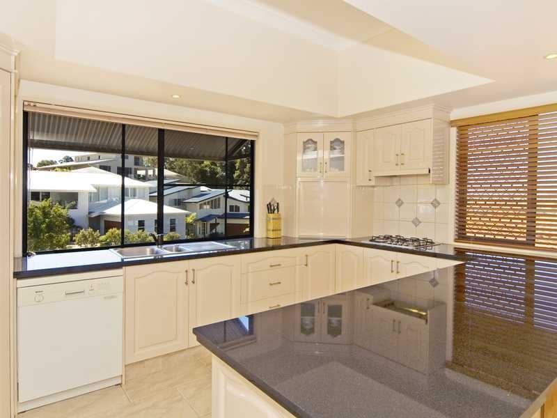 1/2 Daintree Close, Banora Point NSW 2486