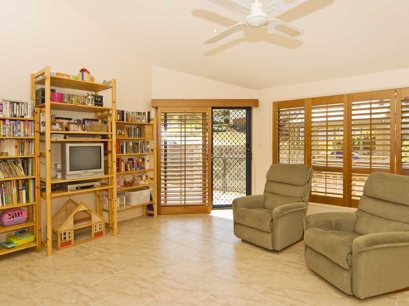 1/2 Daintree Close, Banora Point NSW 2486