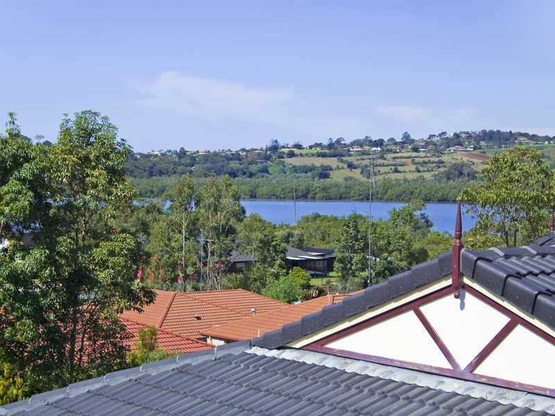 1/2 Daintree Close, Banora Point NSW 2486