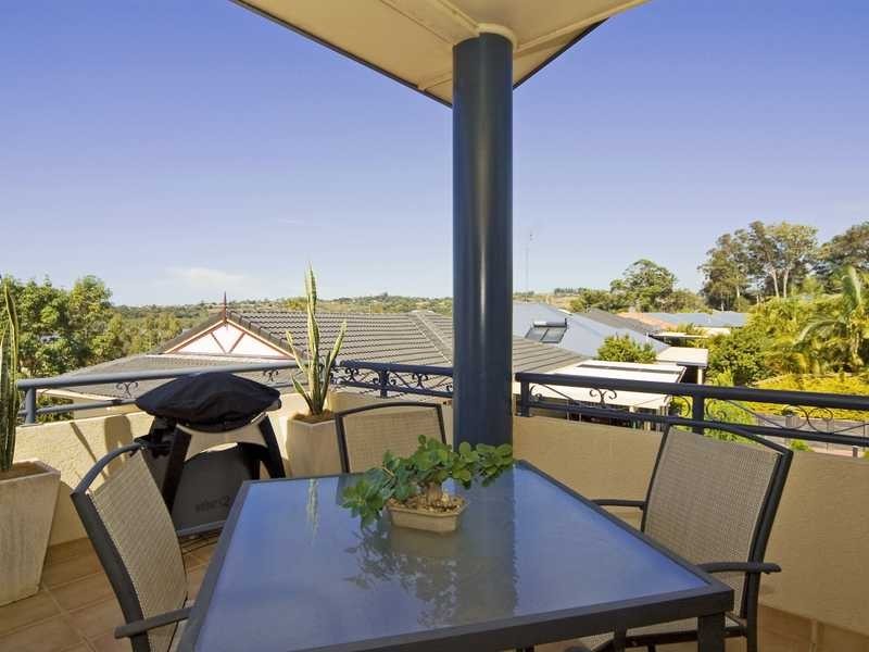 1/2 Daintree Close, Banora Point NSW 2486