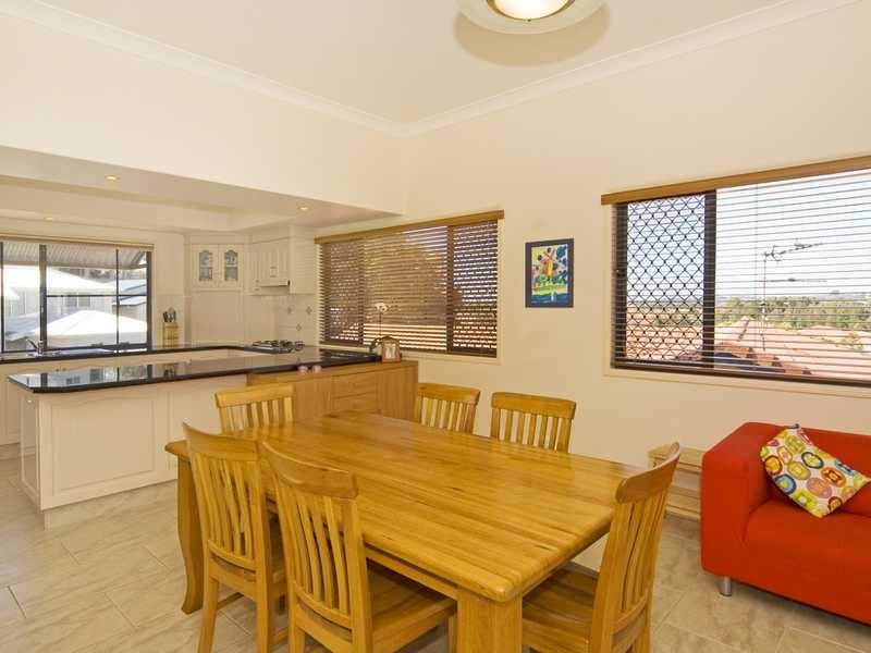 1/2 Daintree Close, Banora Point NSW 2486