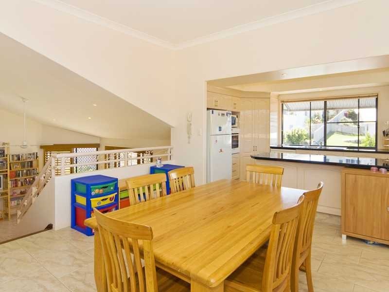 1/2 Daintree Close, Banora Point NSW 2486