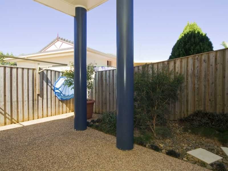 1/2 Daintree Close, Banora Point NSW 2486