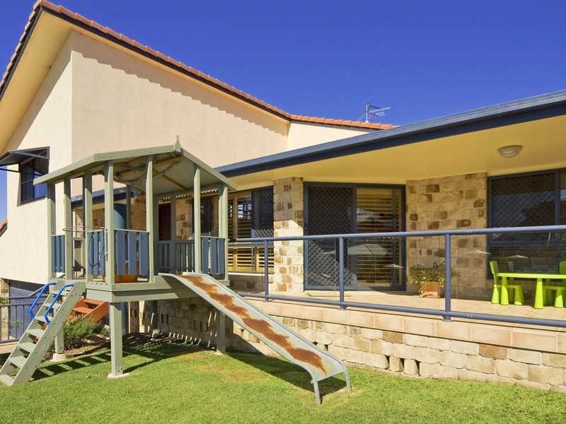 1/2 Daintree Close, Banora Point NSW 2486