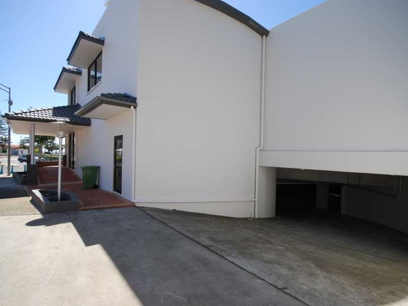 152-156 Griffith Street, Coolangatta QLD 4225