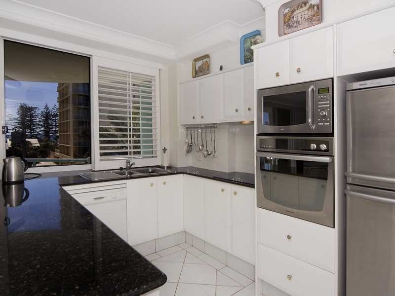 5/4-6 Eden Avenue, Rainbow Bay QLD 4225