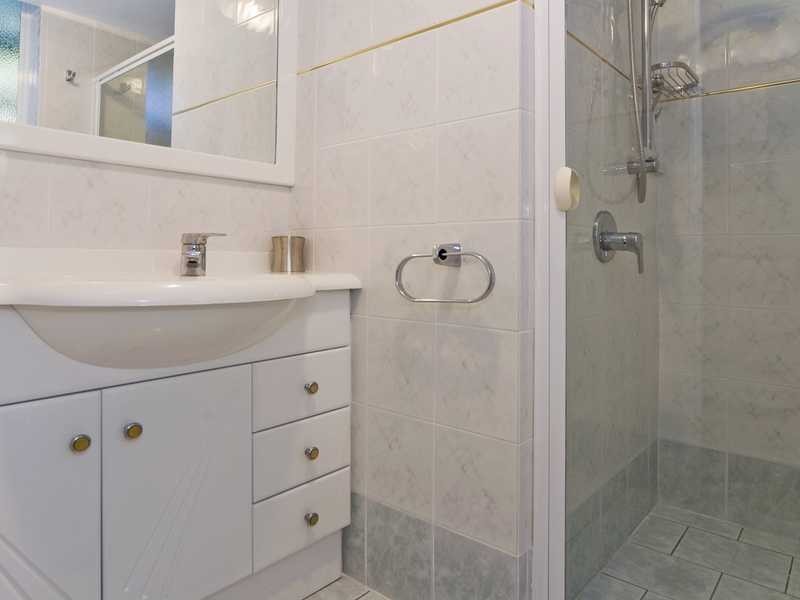 5/4-6 Eden Avenue, Rainbow Bay QLD 4225