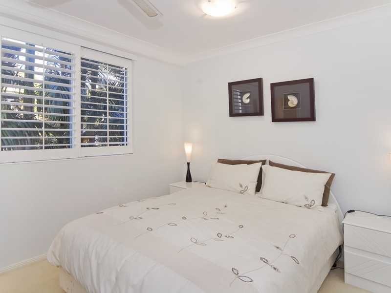 5/4-6 Eden Avenue, Rainbow Bay QLD 4225