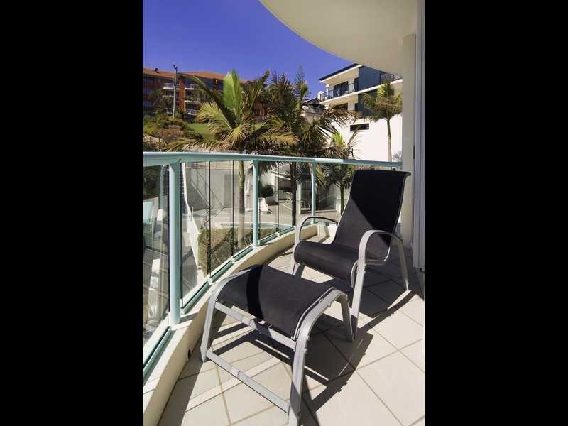 5/4-6 Eden Avenue, Rainbow Bay QLD 4225