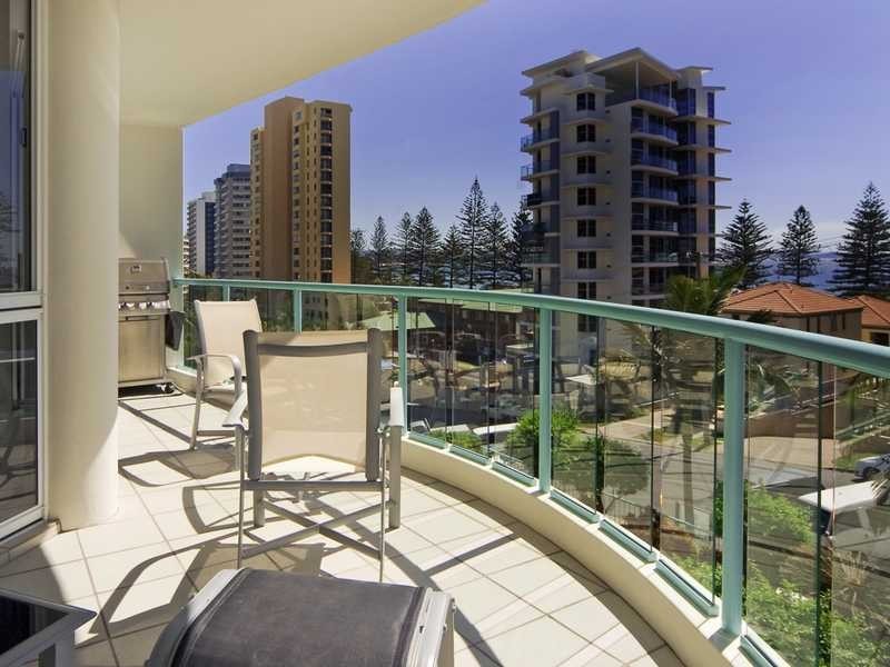 5/4-6 Eden Avenue, Rainbow Bay QLD 4225