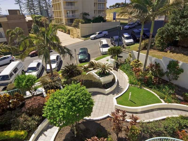 5/4-6 Eden Avenue, Rainbow Bay QLD 4225