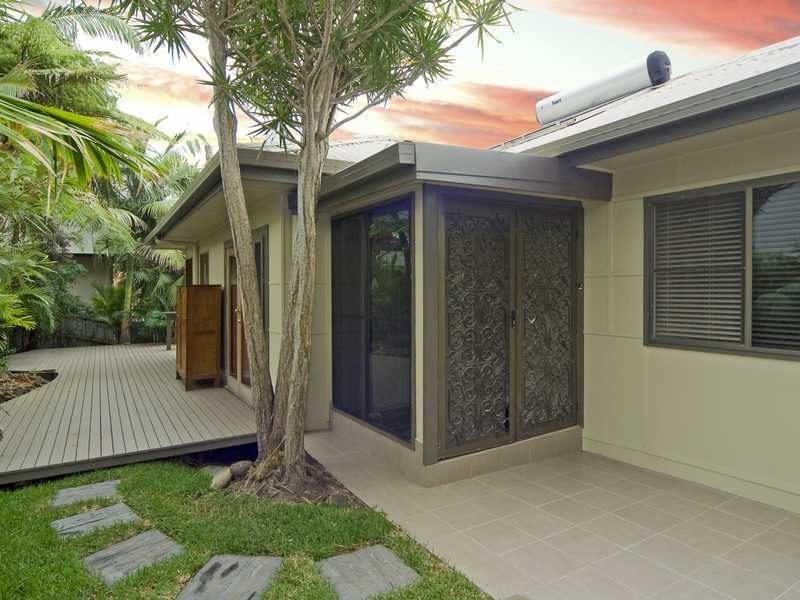 54 Garrick Street, Coolangatta QLD 4225