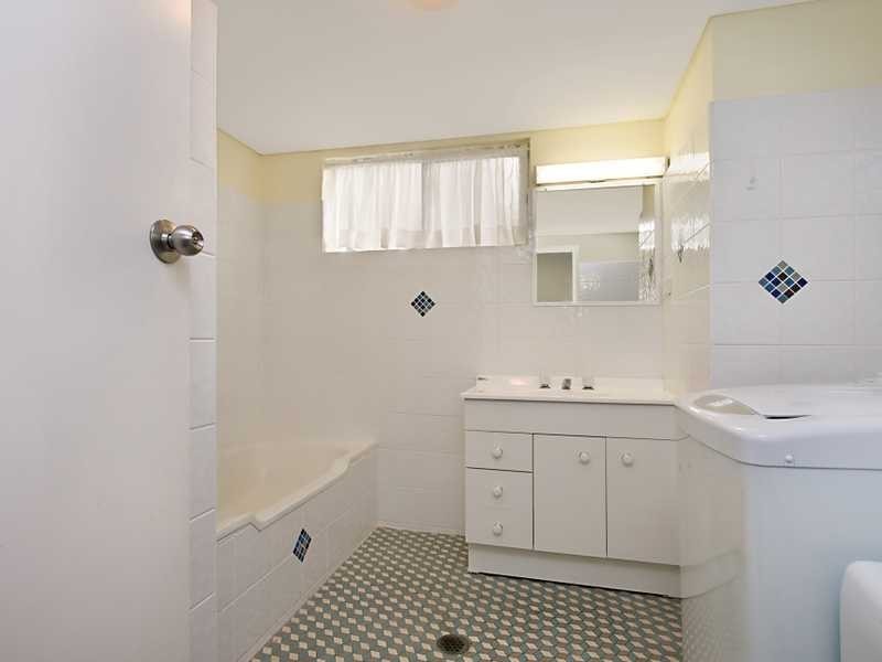 Unit 8/4 Musgrave Street, Kirra QLD 4225