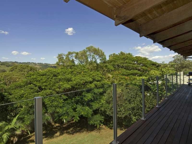 2 Elm Place, Banora Point NSW 2486