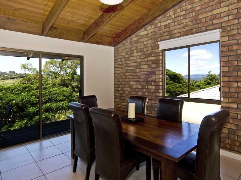 2 Elm Place, Banora Point NSW 2486