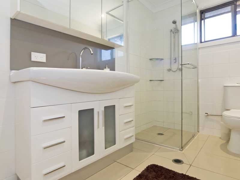 2 Elm Place, Banora Point NSW 2486