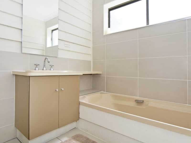 2 Elm Place, Banora Point NSW 2486