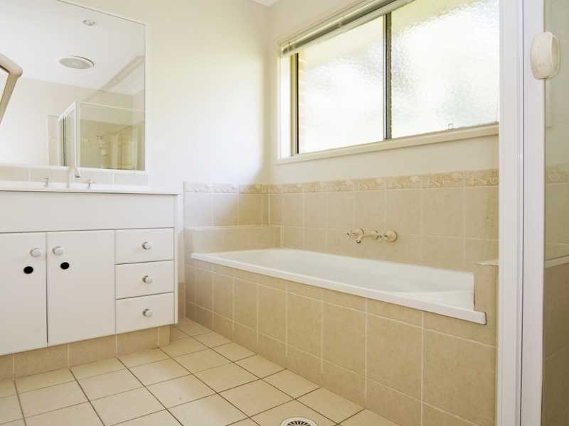40 Kintyre Crescent, Banora Point NSW 2486