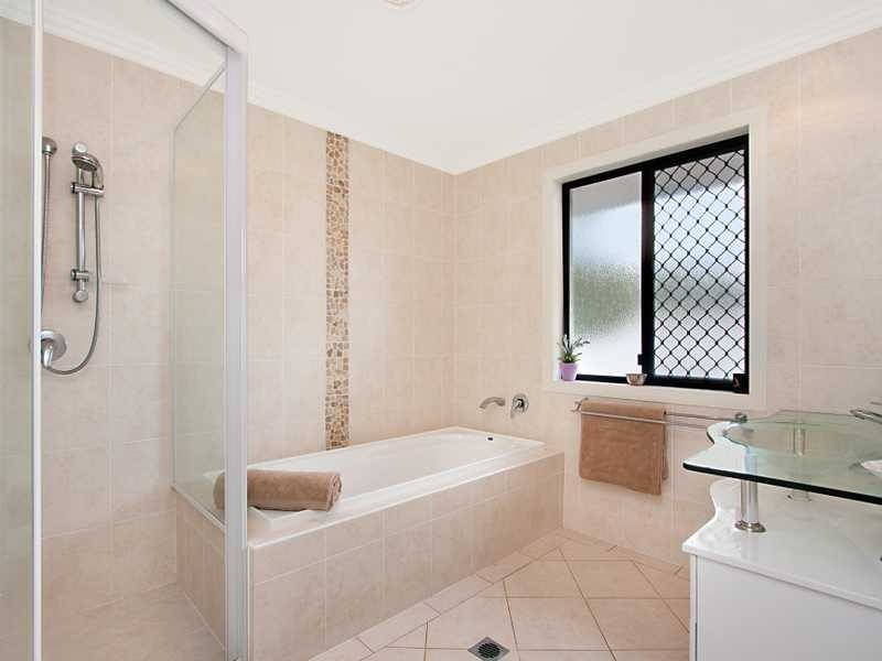100 Broadwater Esplanade, Bilambil Heights NSW 2486