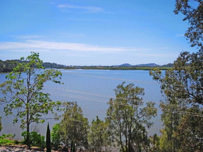 100 Broadwater Esplanade, Bilambil Heights NSW 2486