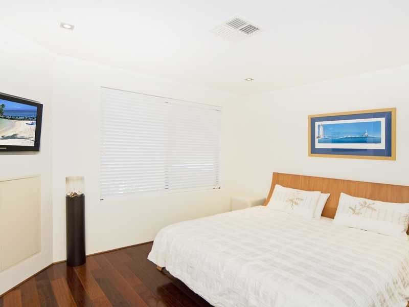 Unit/9/271 Golden Four Drive, Bilinga QLD 4225