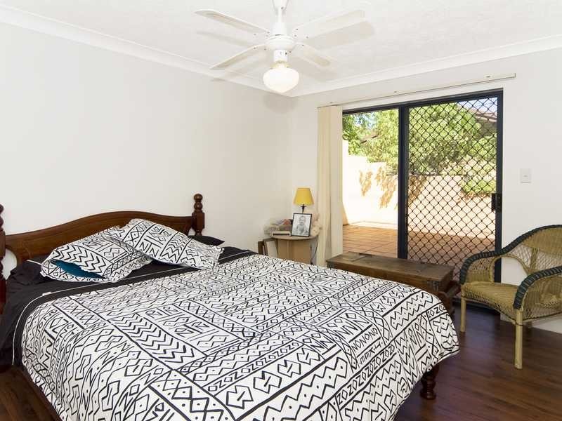 Unit 8/14 Miles Street, Coolangatta QLD 4225