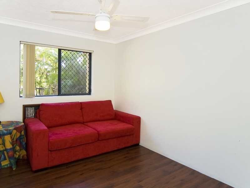 Unit 8/14 Miles Street, Coolangatta QLD 4225