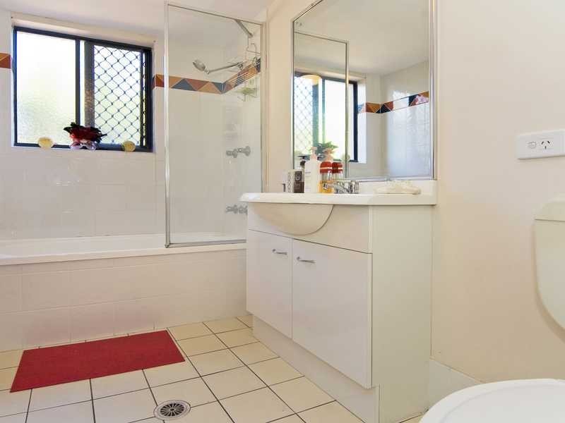 Unit 8/14 Miles Street, Coolangatta QLD 4225