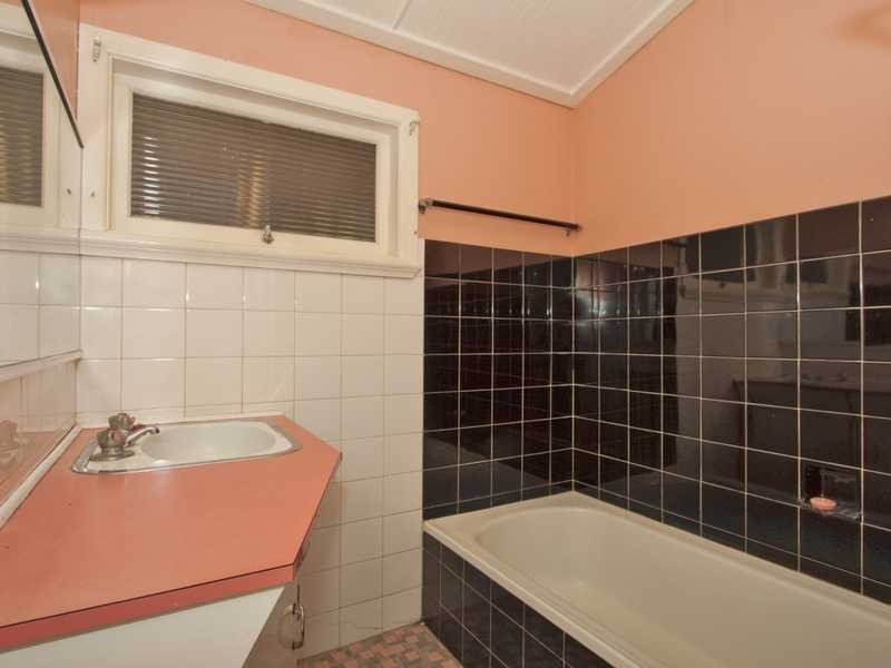 63 Rutledge Street, Coolangatta QLD 4225