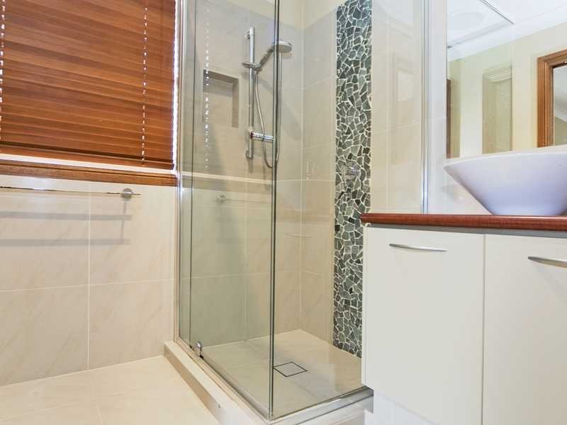 1/8 Gala Grove, Kirra QLD 4225