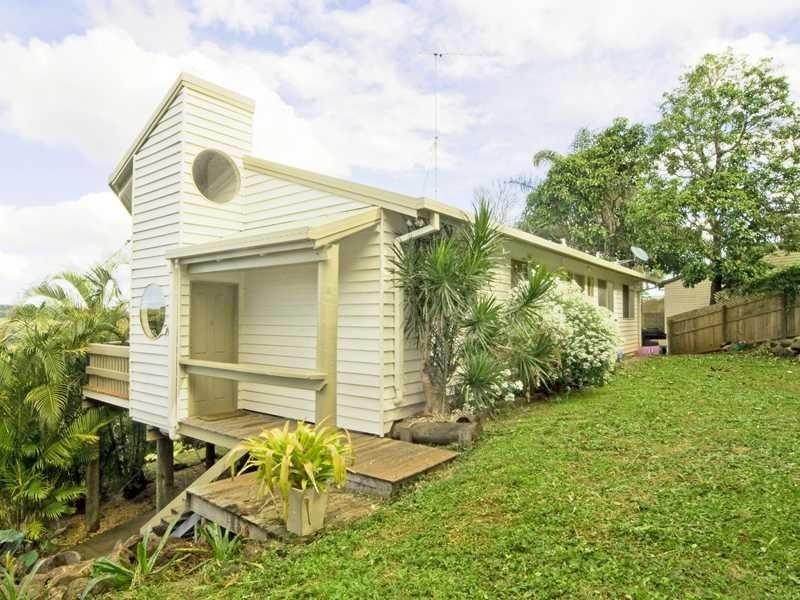 38 Broadwater Esplanade, Bilambil Heights NSW 2486