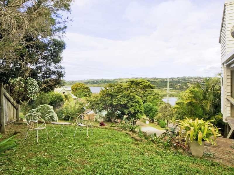 38 Broadwater Esplanade, Bilambil Heights NSW 2486