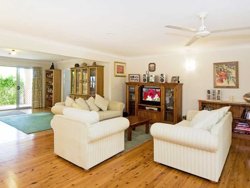 2 Dilgara St, Tugun QLD 4224