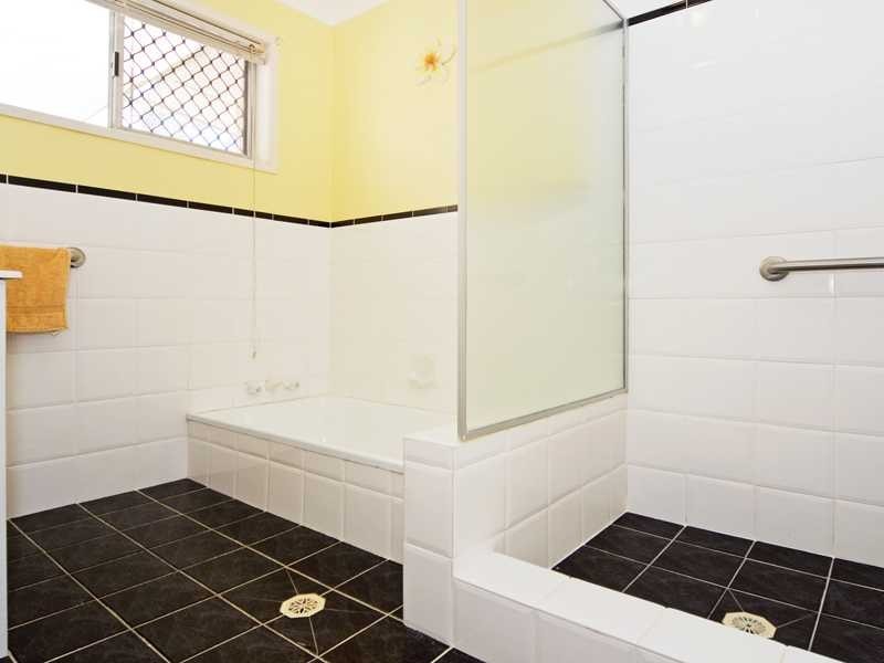 2 Dilgara St, Tugun QLD 4224