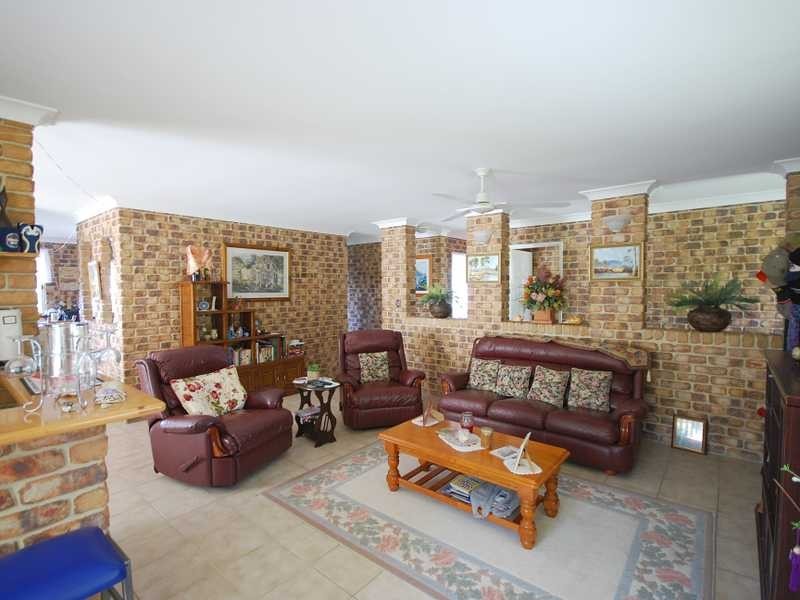 77 Glen Ayr Drive, Banora Point NSW 2486