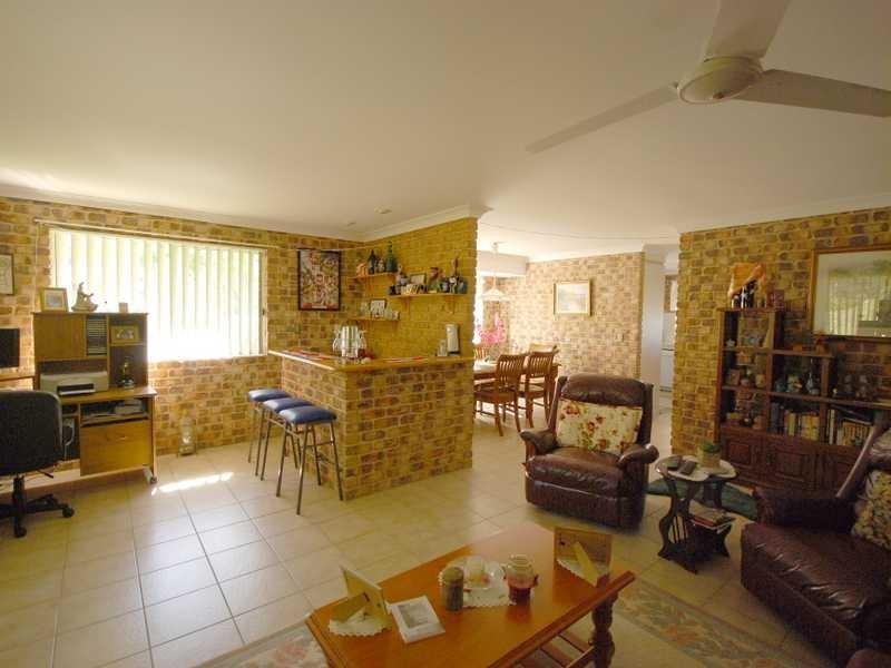 77 Glen Ayr Drive, Banora Point NSW 2486