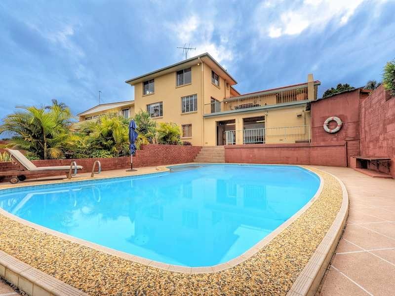 26 Walter Cresent, Banora Point NSW 2486