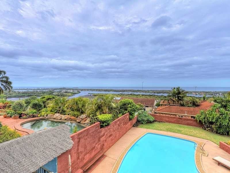26 Walter Cresent, Banora Point NSW 2486