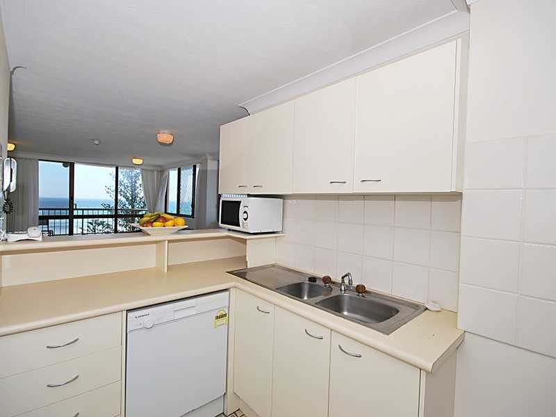 Unit/17/82 Marine Parade, Coolangatta QLD 4225