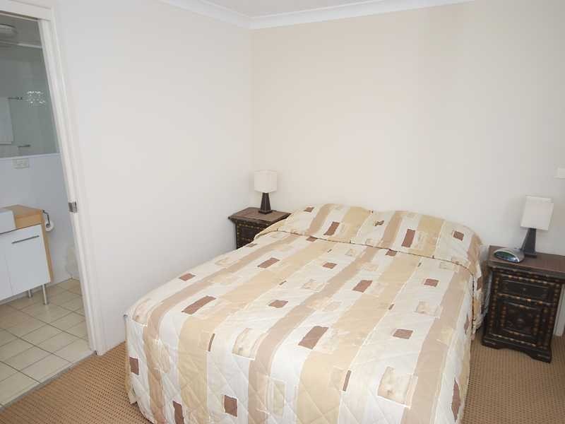 Unit/17/82 Marine Parade, Coolangatta QLD 4225