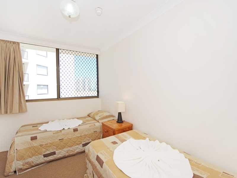 Unit/17/82 Marine Parade, Coolangatta QLD 4225