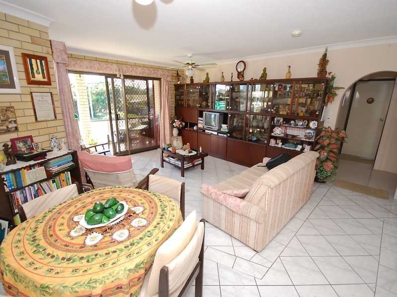 4/74 Coolangatta Road, Coolangatta QLD 4225