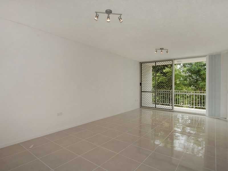 12/28 Miles Street, Coolangatta QLD 4225