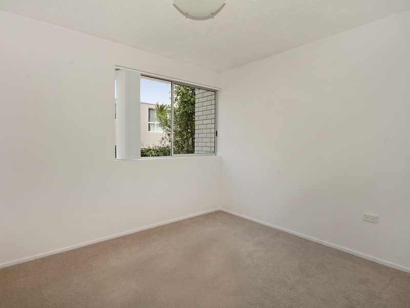 12/28 Miles Street, Coolangatta QLD 4225