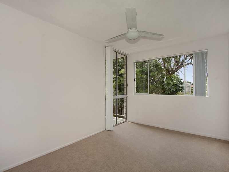 12/28 Miles Street, Coolangatta QLD 4225