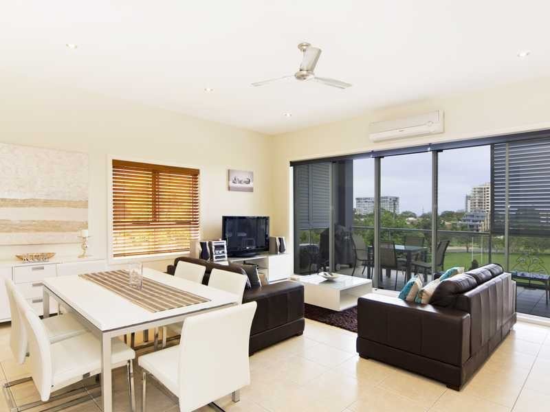 Unit/4/50 Dutton Street, Coolangatta QLD 4225